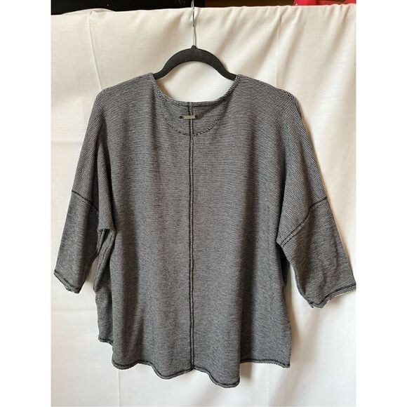 Calvin Klein Performance Top Stripes - Picture 2 of 11